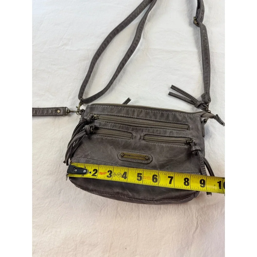 Stone‎ Mountain USA Grey Faux Leather Multi-Pocket Crossbody Bag 9AF1214-5